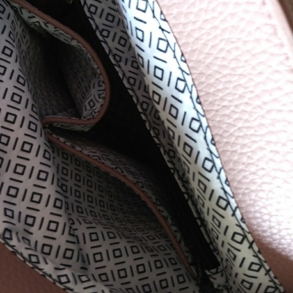 NWT MIZTIQUE CONVERTIBLE VEGAN BACKPACK BAG - Picture 6 of 7